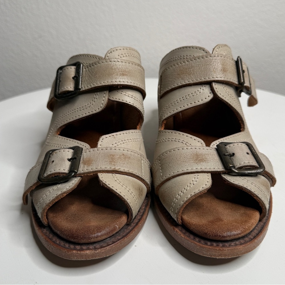 Freebird by Steven Caprice Cream Leather Buckle Strap Distressed Sandals Size 9 - Picture 3 of 7
